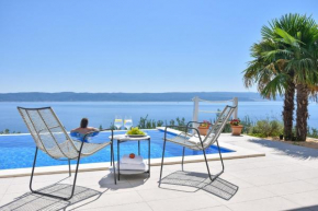5-Sterne-Villa Blue Dream mit 2 Schlafzimmern, Infinity-Pool, Hot Tube, kostenlosem Parkplatz und guter Wifi-Verbindung